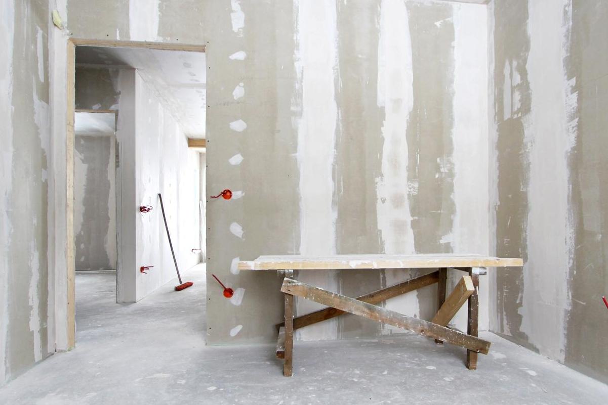 découvrez le prix du placo au m2 : conseils, fourchettes de tarifs et facteurs qui influencent le coût pour vos travaux de plâtrerie ou rénovation intérieure.