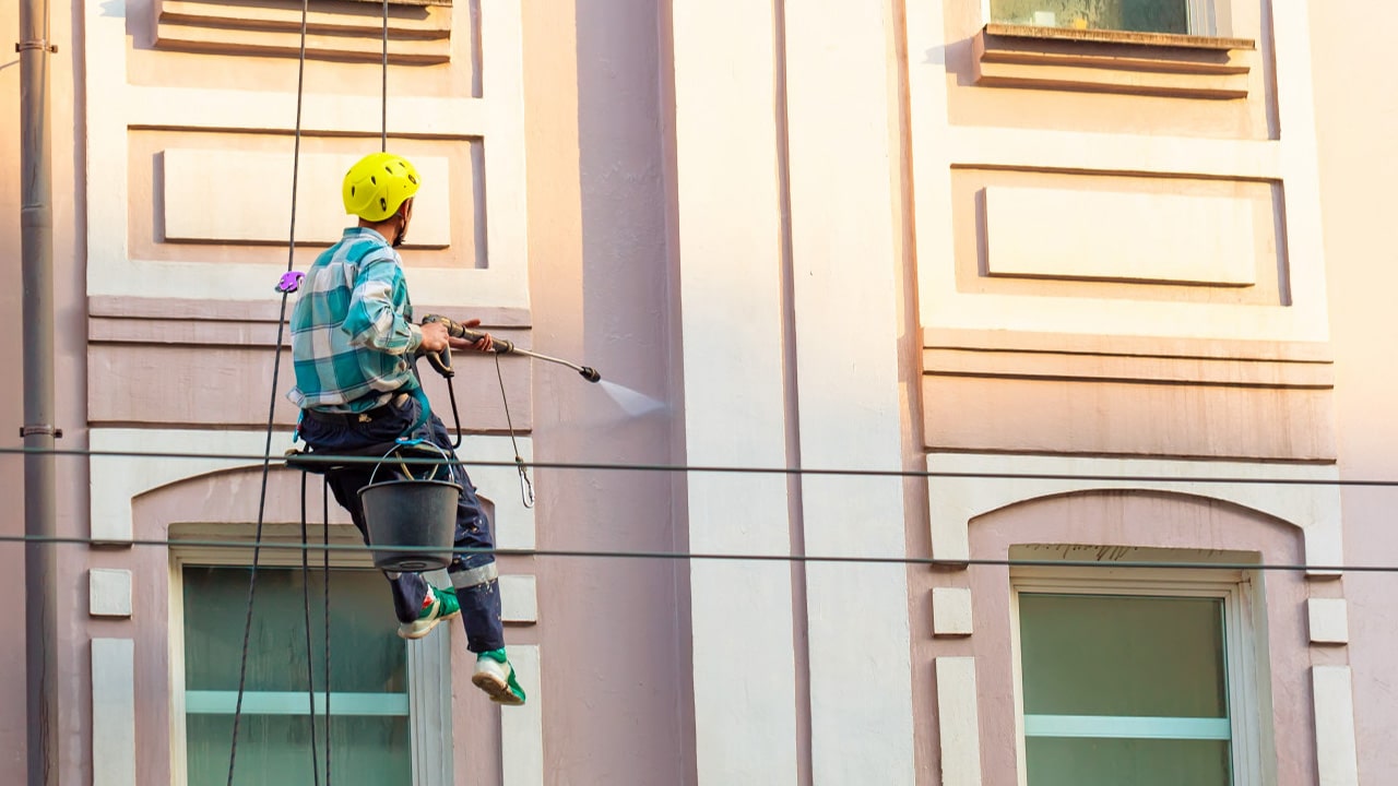 découvrez le prix moyen au m2 pour un ravalement de façade, les facteurs qui influencent le coût et nos conseils pour obtenir le meilleur devis en fonction de votre projet.