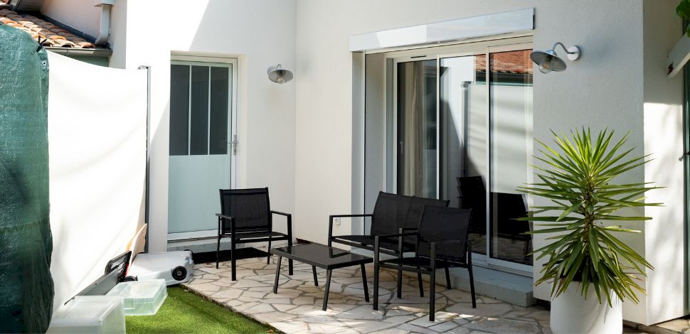 découvrez les prix moyens pour la rénovation d’un appartement ou d’une maison de 80m2 : coûts au mètre carré, exemples de devis, conseils pour estimer votre budget et réussir vos travaux.