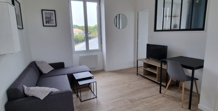 découvrez le prix moyen pour la rénovation d'un appartement de 30m2 : budget à prévoir, facteurs à considérer, conseils pour estimer le coût des travaux et optimiser vos dépenses.