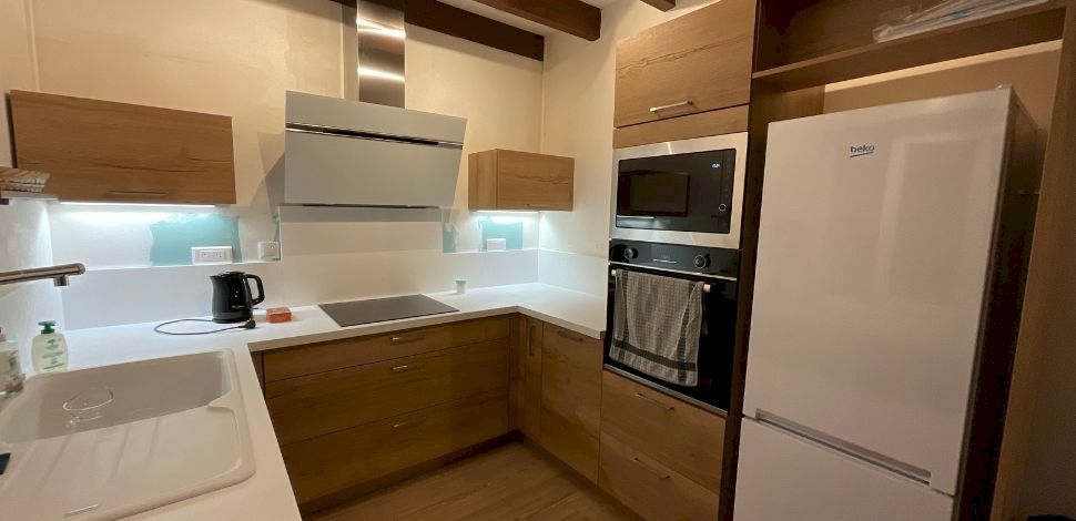 découvrez le prix moyen d'une rénovation électrique pour un appartement de 70m2, les facteurs qui influencent le coût et des conseils pour estimer votre budget.