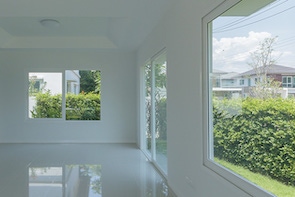 découvrez tout ce qu'il faut savoir sur le prix de la rénovation des fenêtres : coûts moyens, facteurs à prendre en compte et conseils pour réussir votre projet au meilleur tarif.