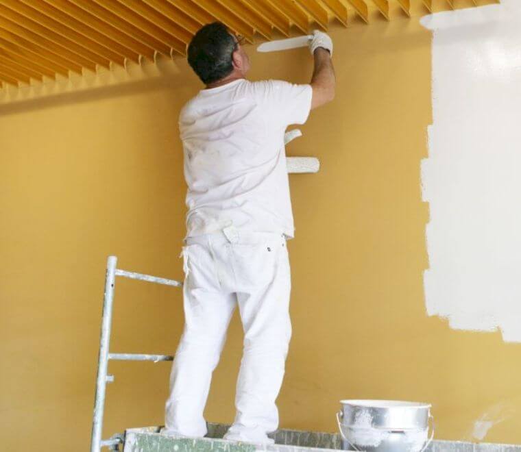 découvrez tout ce qu'il faut savoir sur le prix de la rénovation des murs : coûts moyens, facteurs influençant le budget, exemples de devis et conseils pour économiser sur vos travaux de rénovation intérieure ou extérieure.