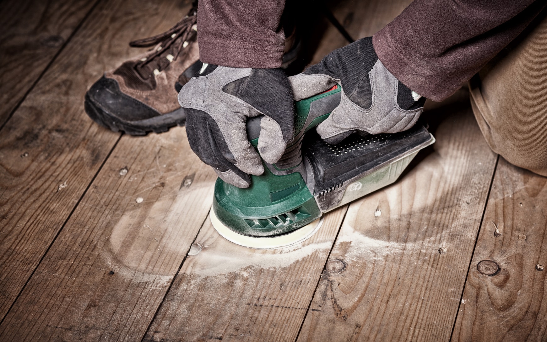 découvrez tout ce qu'il faut savoir sur le prix de la rénovation de parquet : tarifs moyens, facteurs qui influencent le coût et conseils pour estimer votre budget avant de vous lancer dans vos travaux.