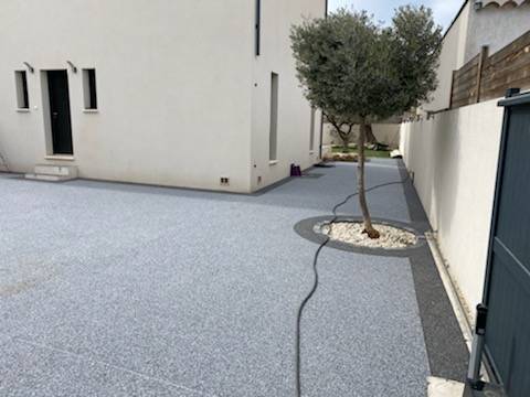 découvrez le prix d'un sol en résine époxy : tarifs au m², facteurs qui influencent le coût et conseils pour comparer les devis. guide complet pour estimer votre budget.