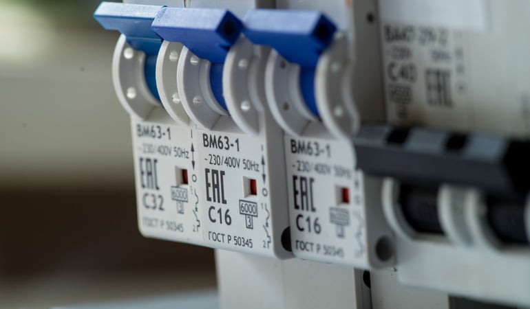 prix tableau electrique 11 découvrez tout ce qu’il faut savoir sur le prix d’un tableau électrique : fourchettes tarifaires, facteurs influençant le coût, conseils pour bien choisir et installer votre tableau électrique en toute sécurité.