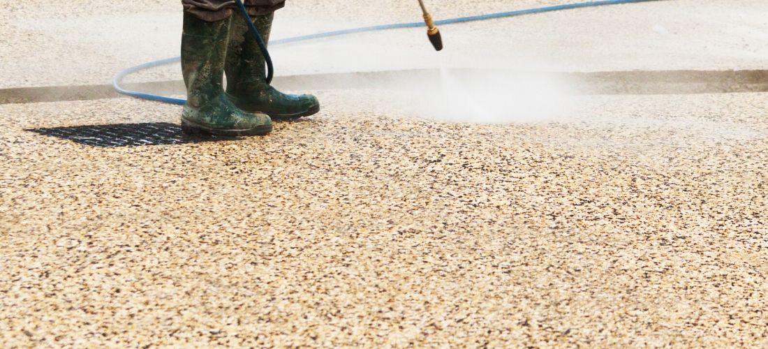 découvrez le prix du terrassement au m² : guide complet pour estimer le coût de vos travaux, conseils sur les facteurs qui influencent le tarif, et astuces pour comparer les devis d'entreprises spécialisées.