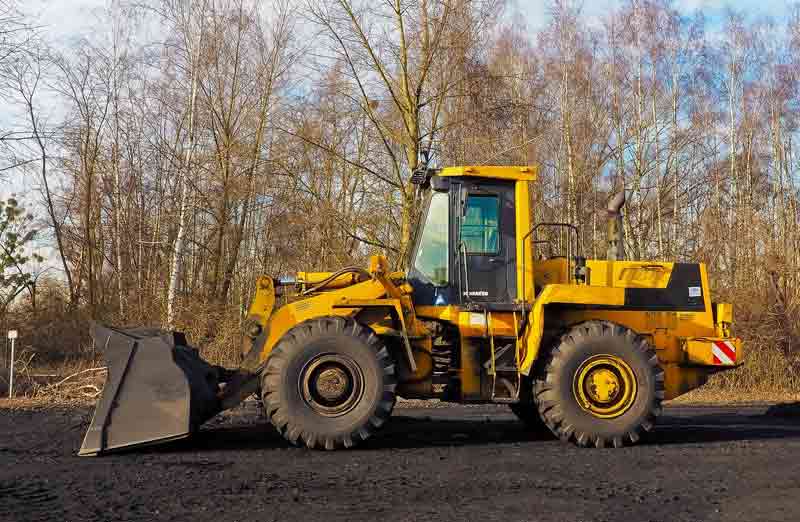 découvrez comment estimer le prix du terrassement au m² pour vos travaux : facteurs de coût, exemples de tarifs et conseils pour bien préparer votre projet de terrassement.