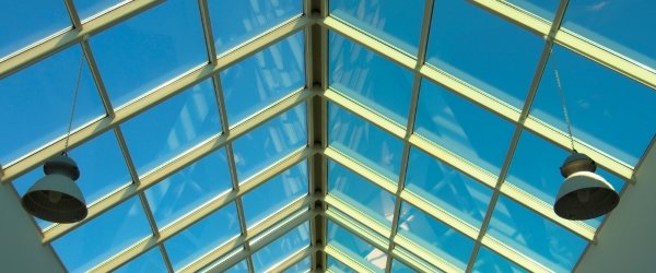 découvrez tout ce qu'il faut savoir sur le prix d'une toiture : matériaux, coût au m², main-d'œuvre et conseils pour estimer votre budget de rénovation ou de construction de toit.