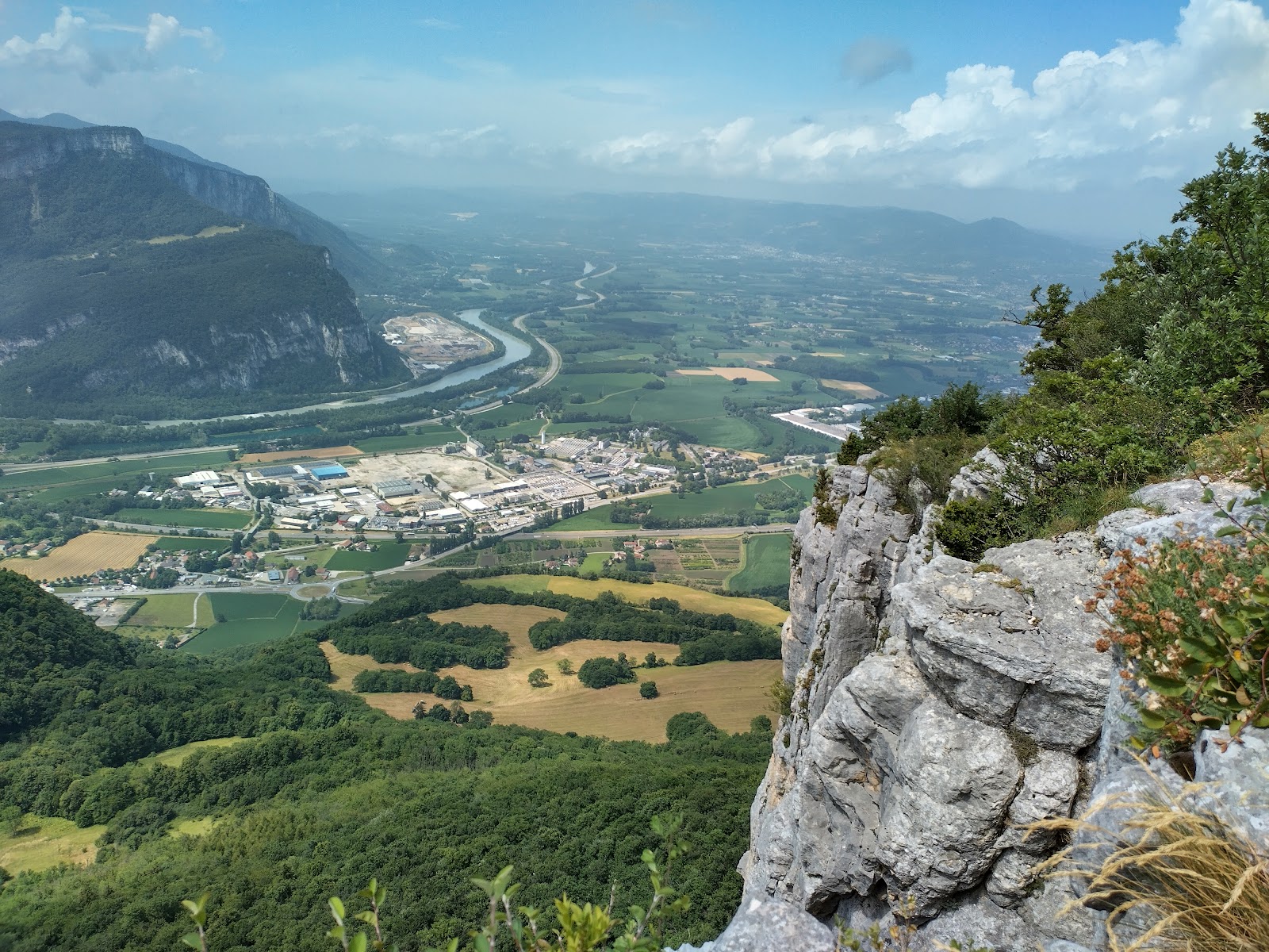 découvrez le projet rochebrune : une initiative innovante alliant développement durable, habitat moderne et respect de l’environnement. informations, objectifs et actualités sur cette réalisation d’exception.