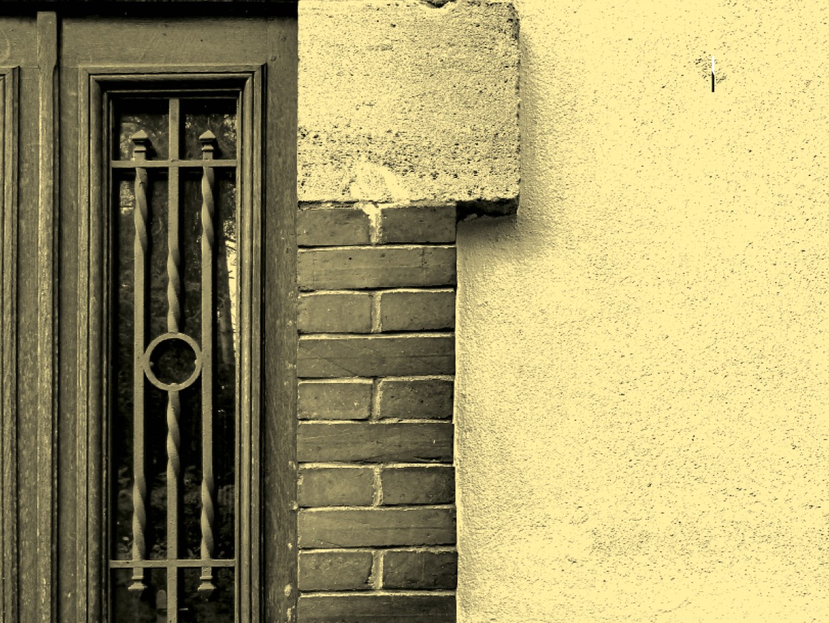 découvrez tout sur le ravalement de façade : techniques, conseils d'entretien, coût des travaux et solutions pour donner une seconde vie à votre maison.