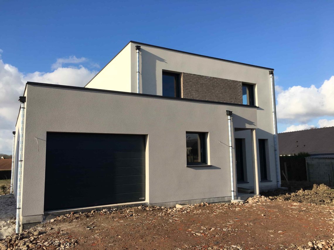 découvrez tout ce qu'il faut savoir sur le ravalement de façade : conseils, étapes clés, réglementations et astuces pour rénover et embellir votre maison tout en respectant les normes en vigueur.