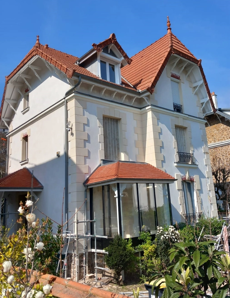 découvrez tout ce qu'il faut savoir sur le ravalement de façade : démarches, techniques, coûts et conseils pour entretenir et valoriser votre habitation.