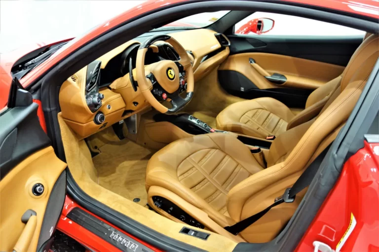 spécialiste de la rénovation cuir auto à paris : redonnez vie à l’intérieur de votre voiture avec des prestations sur-mesure, restauration, nettoyage et entretien du cuir.