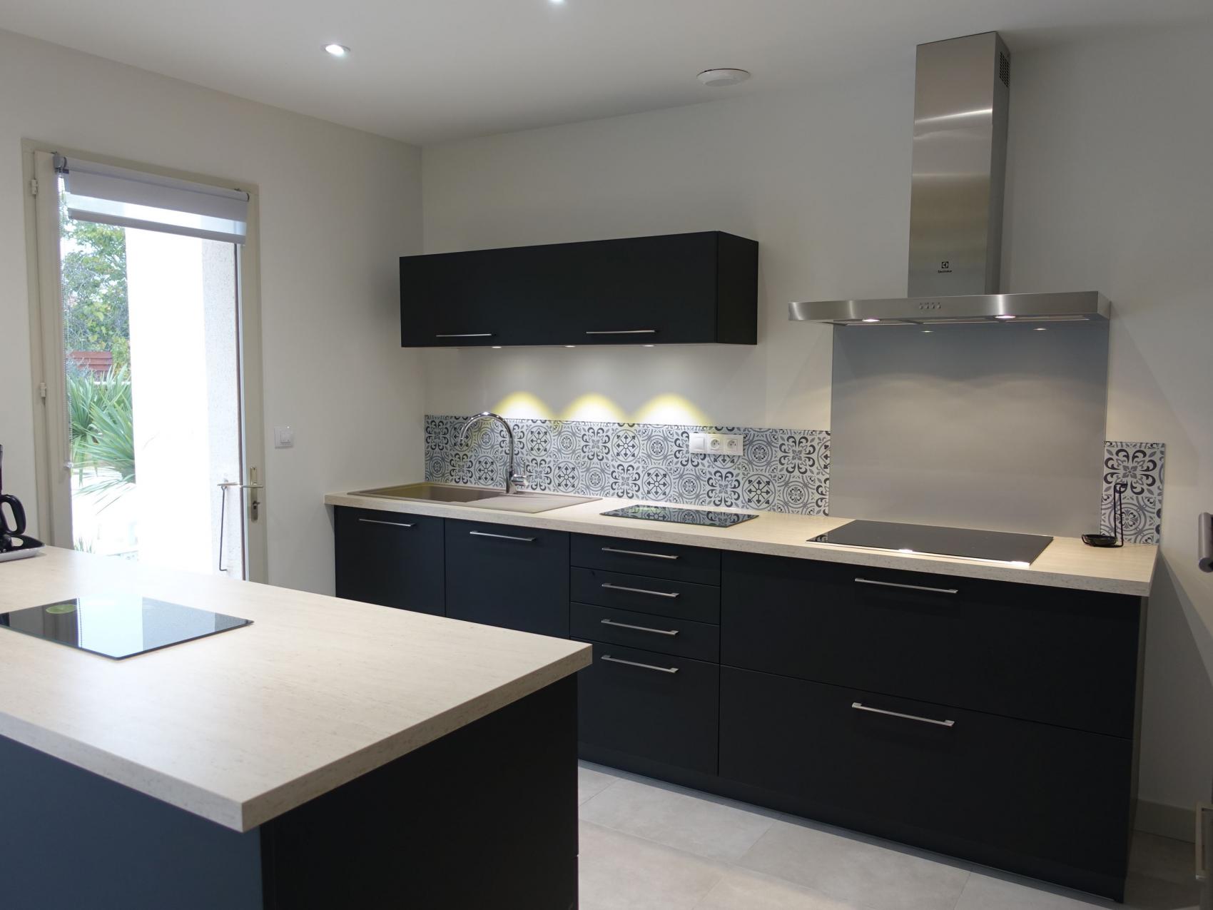 transformez votre intérieur avec une rénovation de cuisine moderne et fonctionnelle. découvrez nos conseils, astuces et idées pour rénover votre cuisine selon vos envies et votre budget.