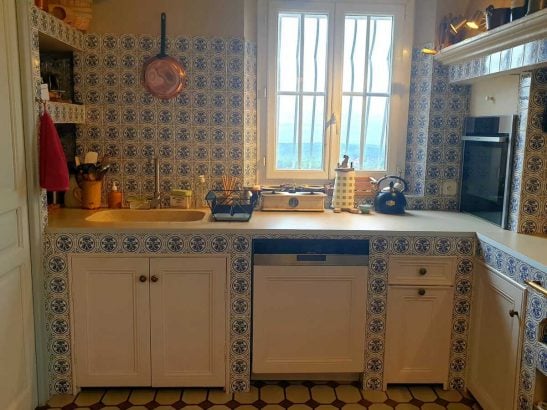 confiez la rénovation de votre cuisine à charmont à des experts ! découvrez nos solutions sur-mesure pour moderniser, optimiser et embellir votre espace culinaire. devis gratuit et accompagnement personnalisé.