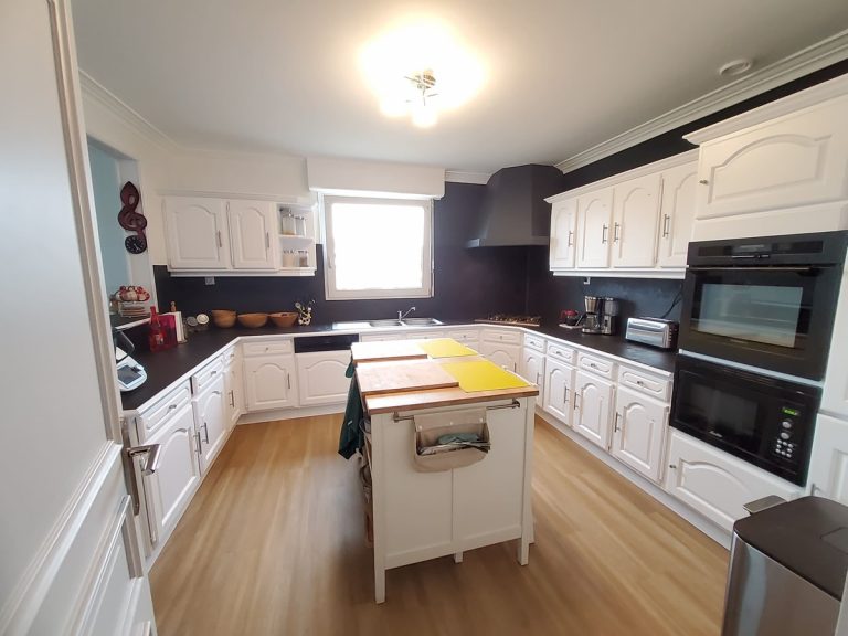 confiez la rénovation de votre cuisine à balloy à des professionnels expérimentés. modernisez votre espace avec des matériaux de qualité et des solutions sur mesure pour une cuisine pratique, esthétique et fonctionnelle.