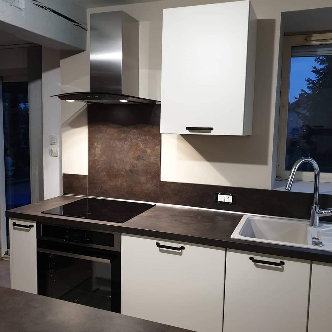 confiez la rénovation de votre cuisine à boisemont à des professionnels qualifiés. modernisez votre espace avec des solutions sur mesure, un design fonctionnel et des matériaux de qualité. obtenez un devis gratuit rapidement !