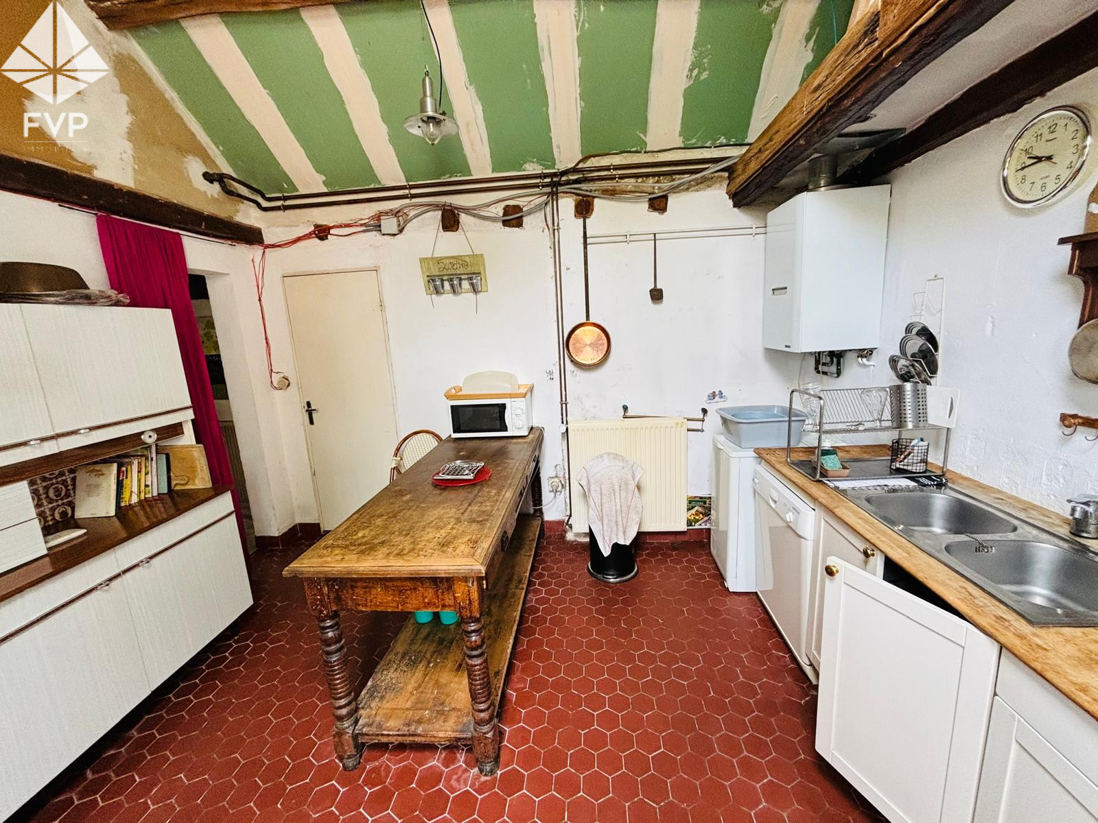 confiez la rénovation de votre cuisine à cheptainville à des experts. aménagement sur mesure, modernisation, conseils personnalisés et devis gratuit pour une cuisine fonctionnelle et esthétique.