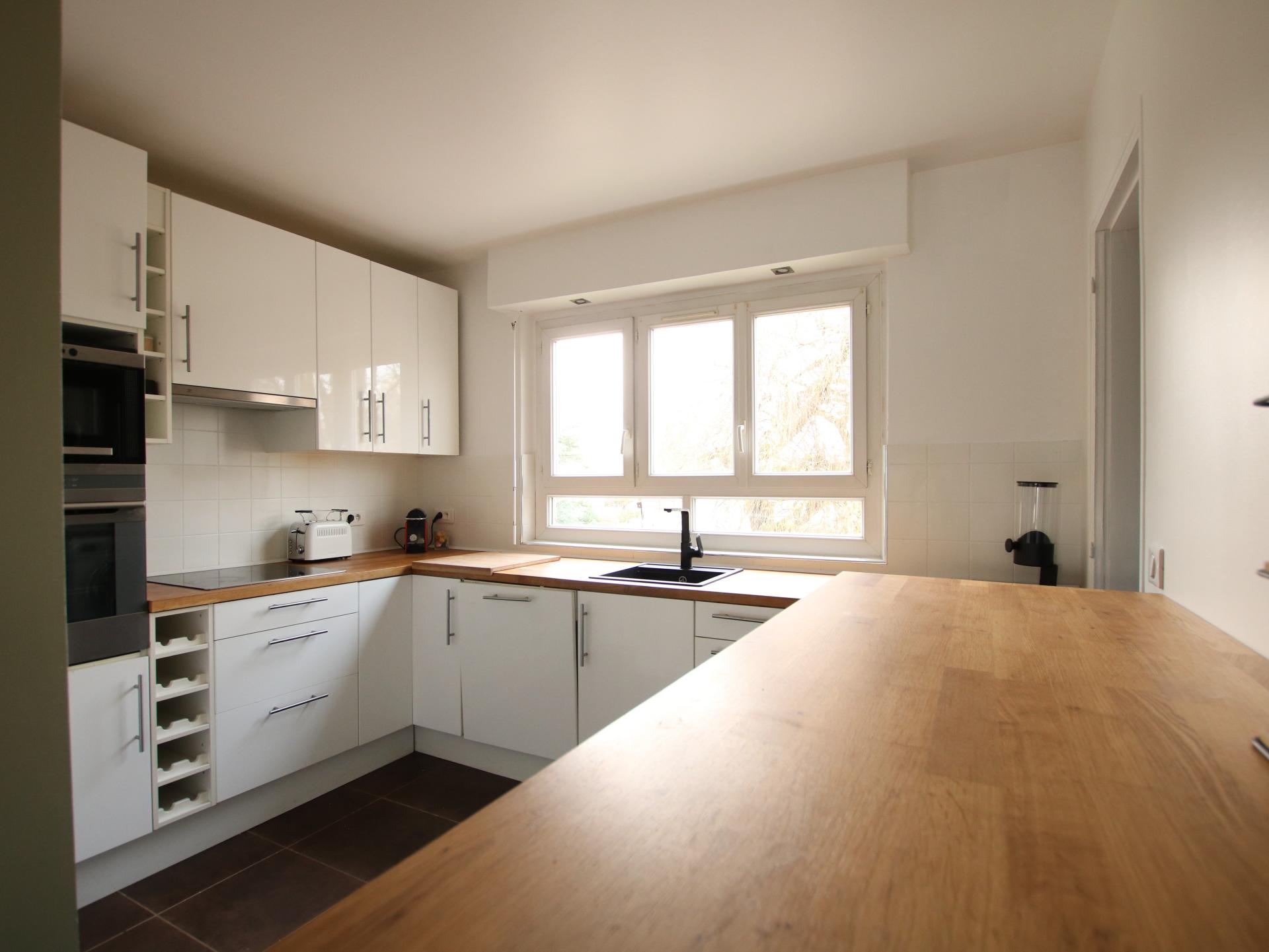 offrez une nouvelle vie à votre espace culinaire à chilly-mazarin avec notre service de rénovation de cuisine sur mesure. devis gratuit, conseils personnalisés et réalisations de qualité !