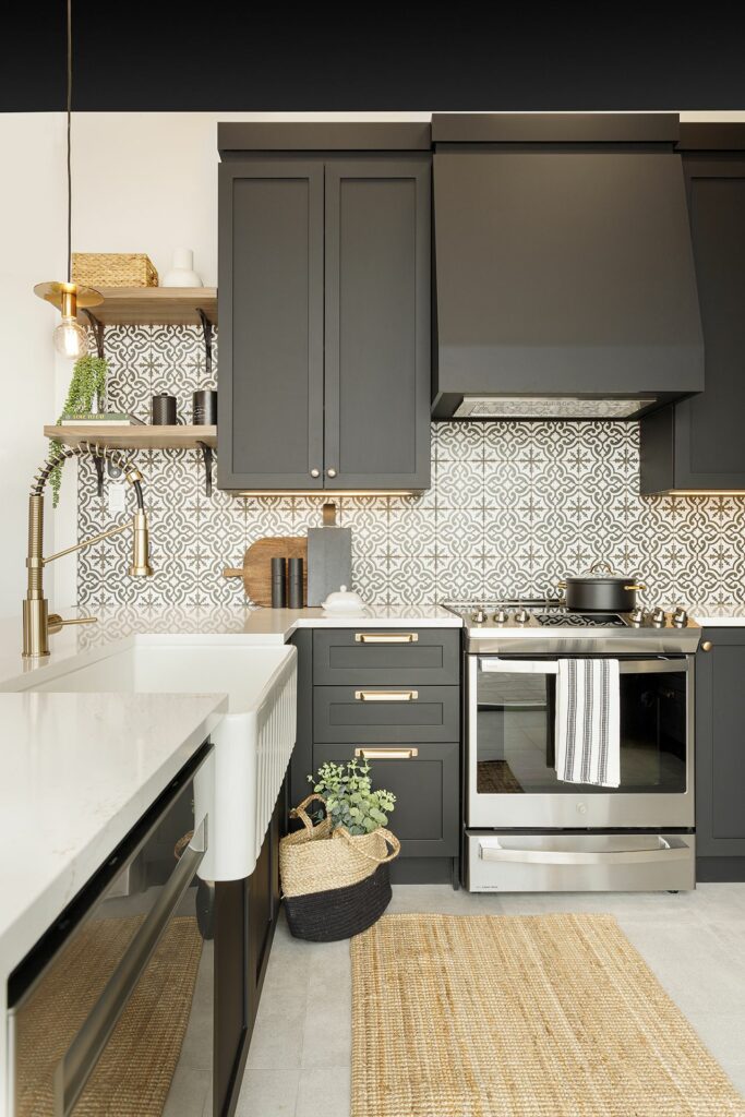 donnez une nouvelle vie à votre espace culinaire avec notre service de rénovation de cuisine à condé-sur-vesgre. conseils personnalisés, matériaux de qualité et finitions soignées pour une cuisine moderne et fonctionnelle.