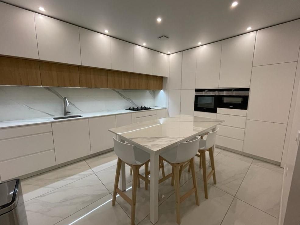 confiez la rénovation de votre cuisine à cormeilles à des experts qualifiés. conseils personnalisés, matériaux de qualité et réalisation sur mesure pour transformer votre espace cuisine !