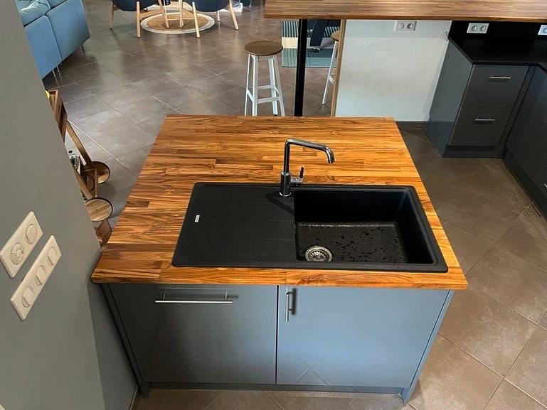 vous cherchez à rénover votre cuisine à courson-monteloup ? profitez de notre expertise pour transformer votre espace culinaire avec des solutions modernes et personnalisées. devis gratuit et accompagnement sur mesure.