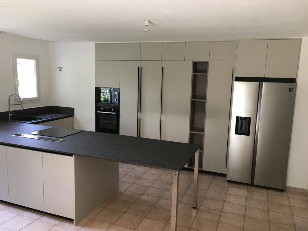 donnez un nouveau souffle à votre intérieur avec une rénovation de cuisine moderne. découvrez des idées tendance, des conseils pratiques et des inspirations pour transformer votre espace en une cuisine contemporaine et fonctionnelle.