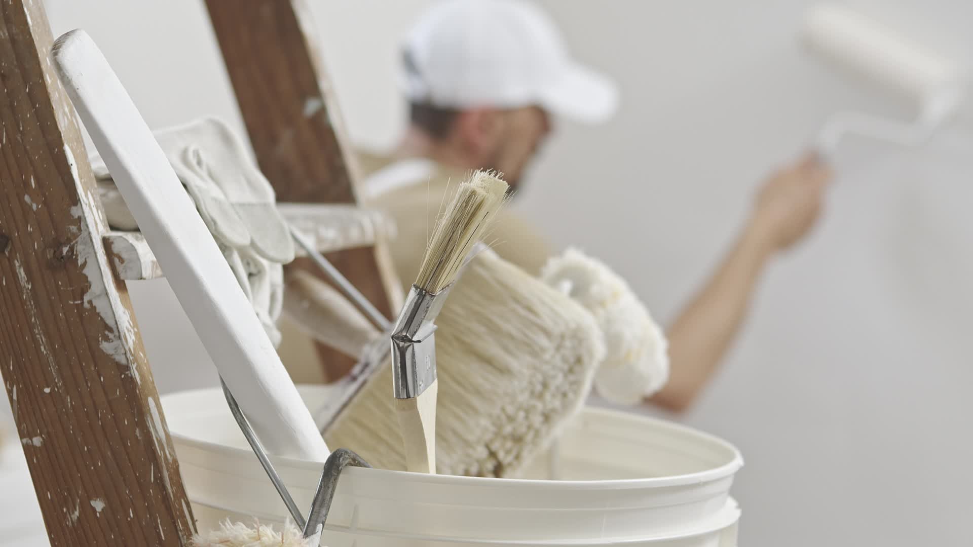 besoin de rénover votre cuisine à montreuil 93100 ? découvrez nos solutions sur mesure pour moderniser, optimiser l'espace et valoriser votre intérieur. devis gratuit et accompagnement personnalisé.