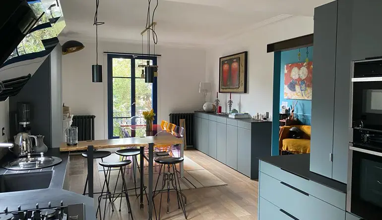 confiez la rénovation de votre cuisine à paris à des experts. conseils, design sur mesure et travaux de qualité pour transformer votre espace culinaire selon vos envies.
