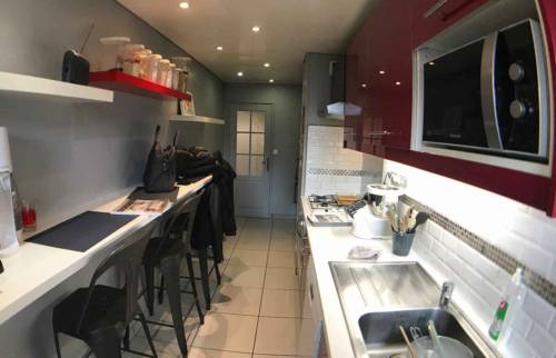 confiez la rénovation de votre cuisine au plessis-robinson à des professionnels. modernisation, aménagement sur mesure et conseils personnalisés pour un espace convivial et fonctionnel.