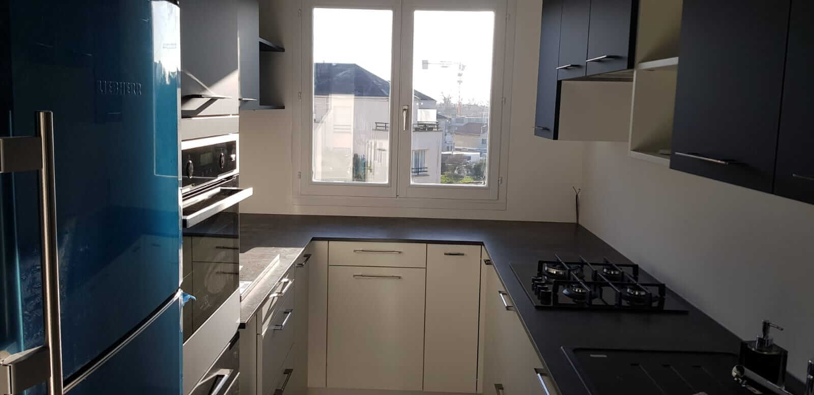 confiez la rénovation de votre cuisine à plessis-trévise à des experts. conseils personnalisés, matériaux de qualité et travail soigné pour transformer votre espace culinaire selon vos envies.