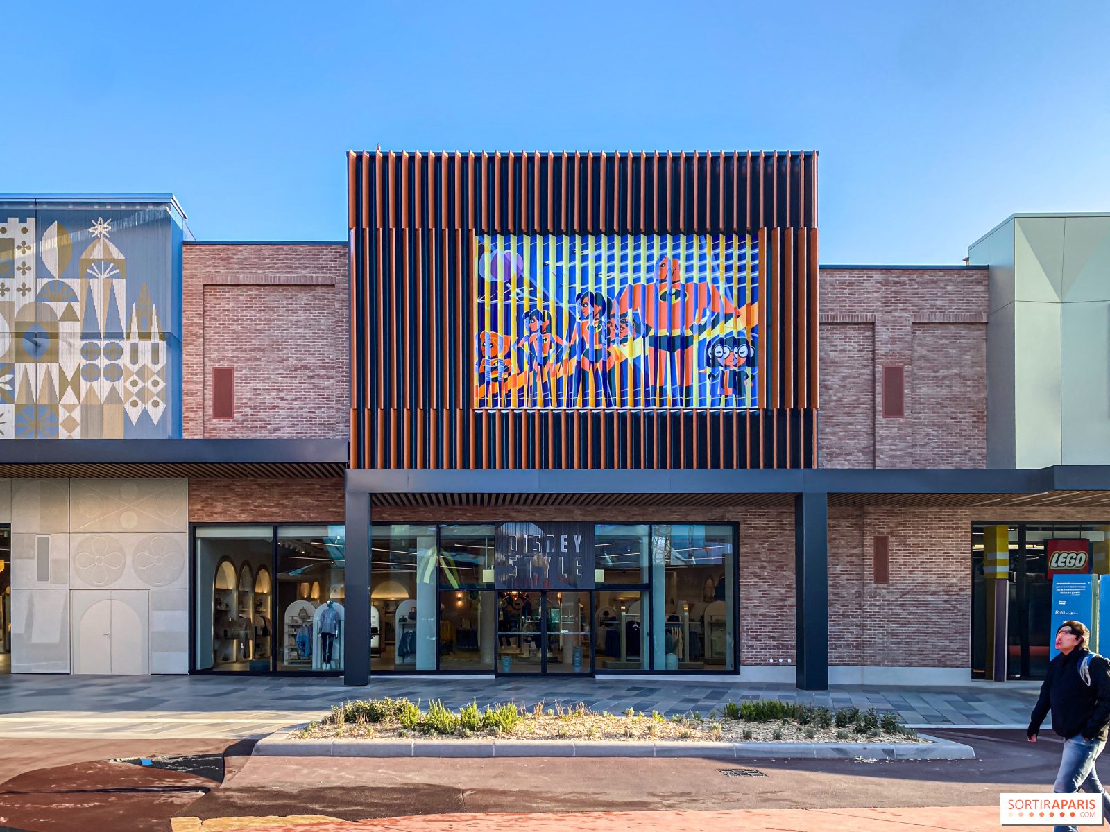 découvrez toutes les informations sur la rénovation de disneyland paris : nouveaux aménagements, attractions modernisées et expériences inédites à venir pour une visite magique et inoubliable.