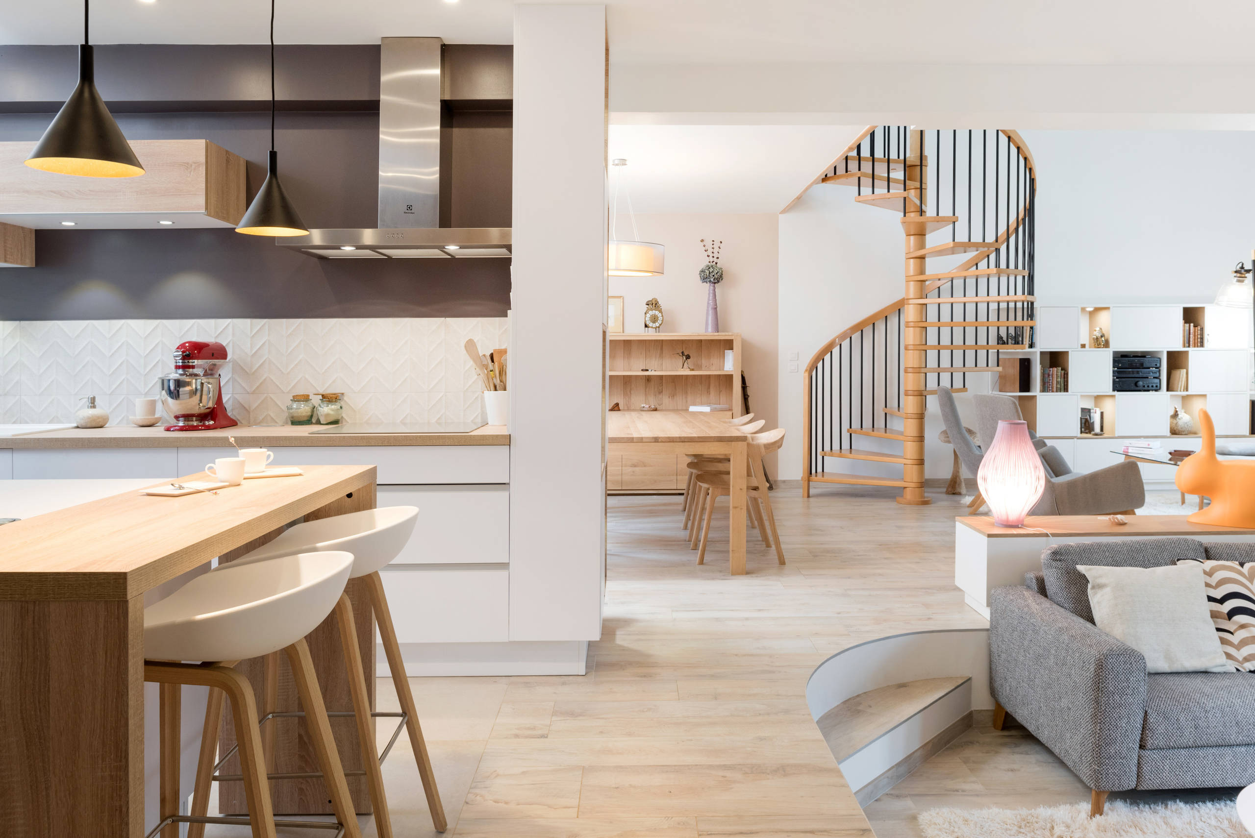 confiez la rénovation de votre façade dans le 70 à des experts ! nettoyage, ravalement, peinture et isolation extérieure pour redonner éclat et valeur à votre maison. devis gratuit et intervention rapide en haute-saône.