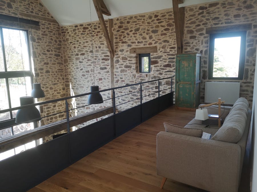 découvrez nos conseils et solutions pour la rénovation de granges : aménagement, restauration et transformation en habitation ou espace de vie. maximisez le potentiel de votre grange avec notre expertise.