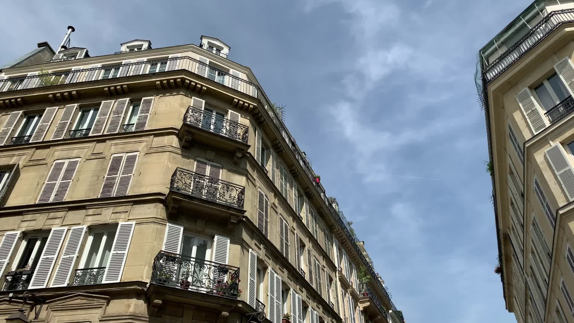 confiez votre projet de rénovation d'habitat à clamart à des experts qualifiés. services sur mesure pour rénover votre maison ou appartement : conseil, design, travaux et suivi personnalisé. obtenez un devis gratuit dès maintenant !