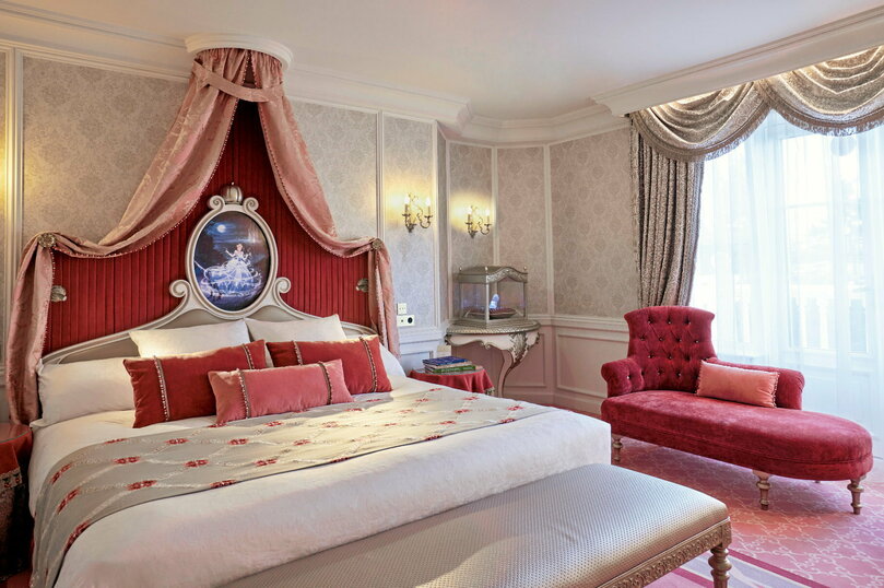 découvrez tout sur la rénovation de l’hôtel disneyland paris : nouveaux décors, services améliorés et expériences magiques pour un séjour inoubliable au cœur du parc.