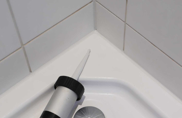 découvrez comment rénover les joints de votre salle de bain pour assurer étanchéité et esthétisme. suivez nos conseils pratiques pour remplacer facilement les anciens joints et redonner un coup de neuf à votre pièce d'eau.