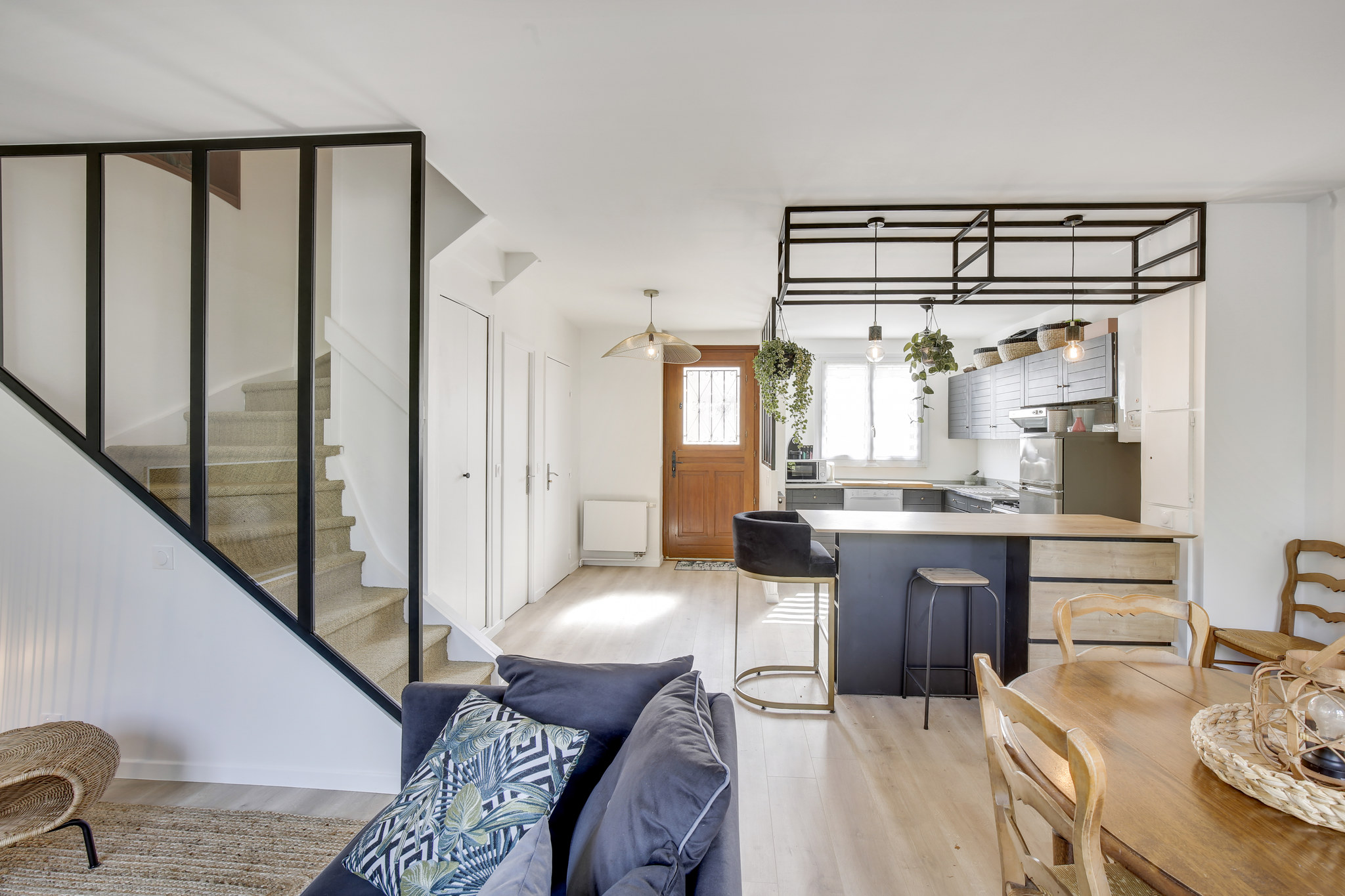 découvrez nos conseils et astuces pour réussir la rénovation de votre maison : idées de travaux, budget, étapes clés et inspirations pour transformer votre intérieur avec succès.