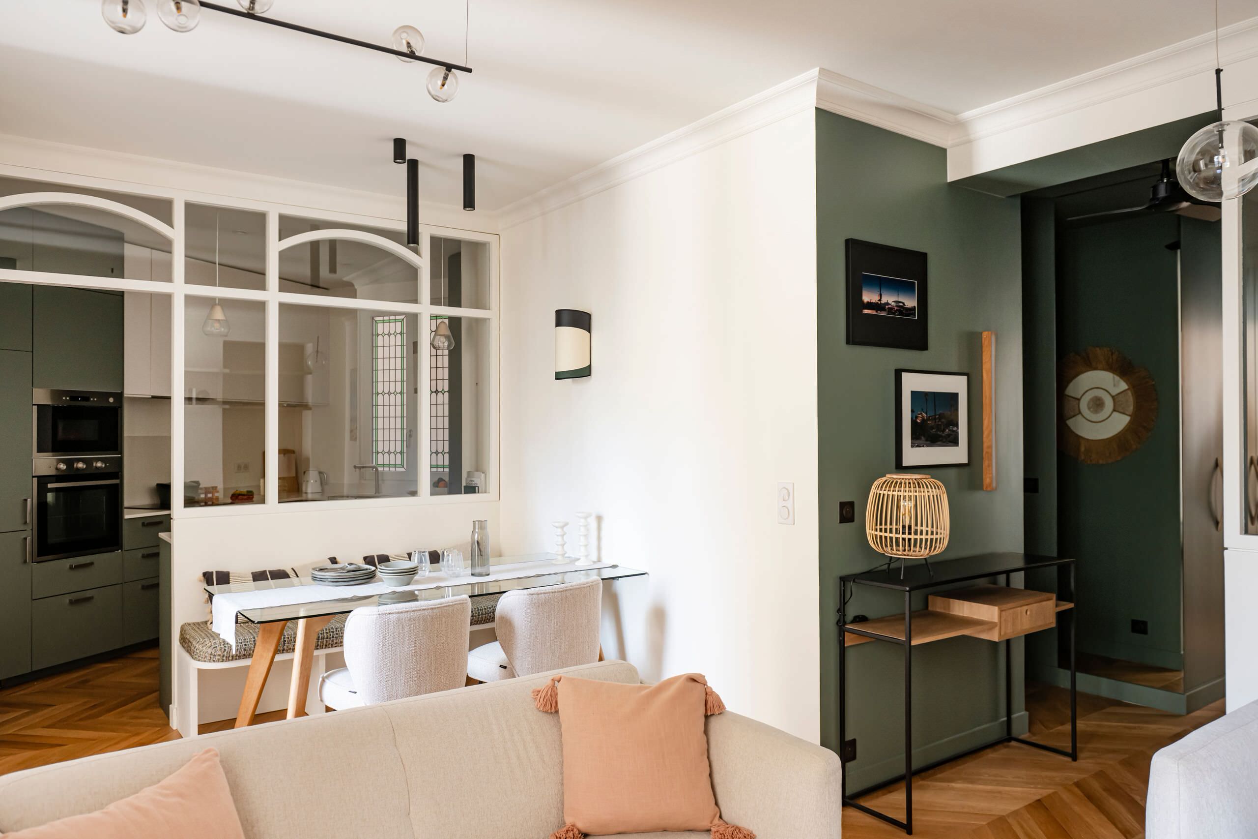 confiez la rénovation de votre maison à paris à des experts qualifiés. bénéficiez de conseils personnalisés, d'un accompagnement sur-mesure et de travaux de qualité pour transformer votre intérieur selon vos envies.