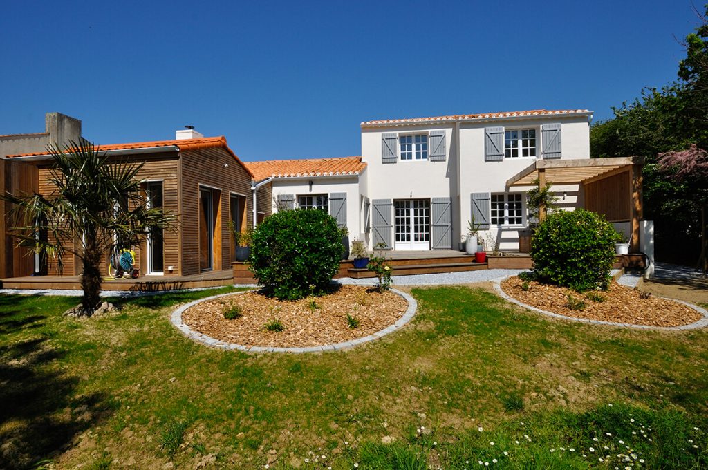 découvrez nos solutions sur mesure pour la rénovation de maisons à nantes : modernisation, agrandissement, optimisation énergétique. confiez votre projet à des experts locaux !