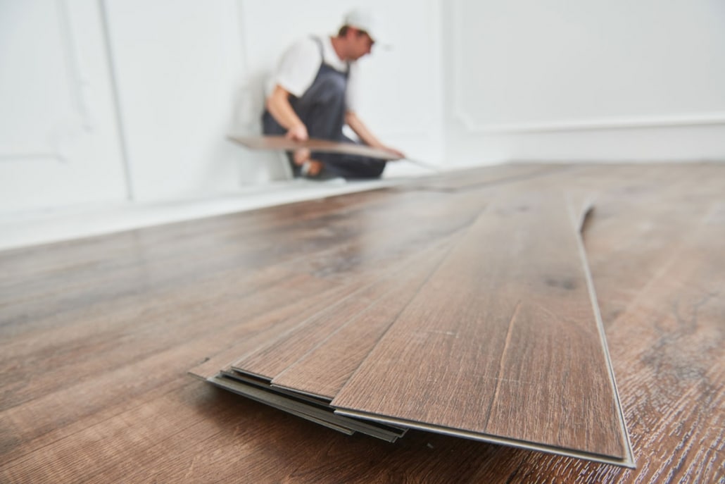 confiez la rénovation de votre parquet à des experts ! redonnez vie à vos sols en bois grâce à des techniques adaptées, un savoir-faire professionnel et des finitions de qualité. demandez votre devis gratuit.