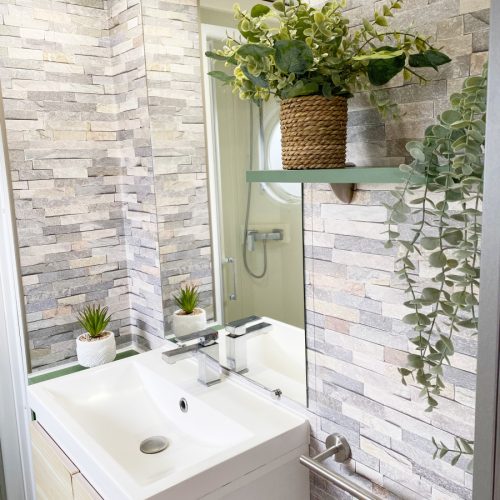 découvrez nos conseils et idées pour réussir la rénovation de votre salle de bain : aménagement, choix des matériaux, tendances déco et astuces pour optimiser l'espace et le budget.