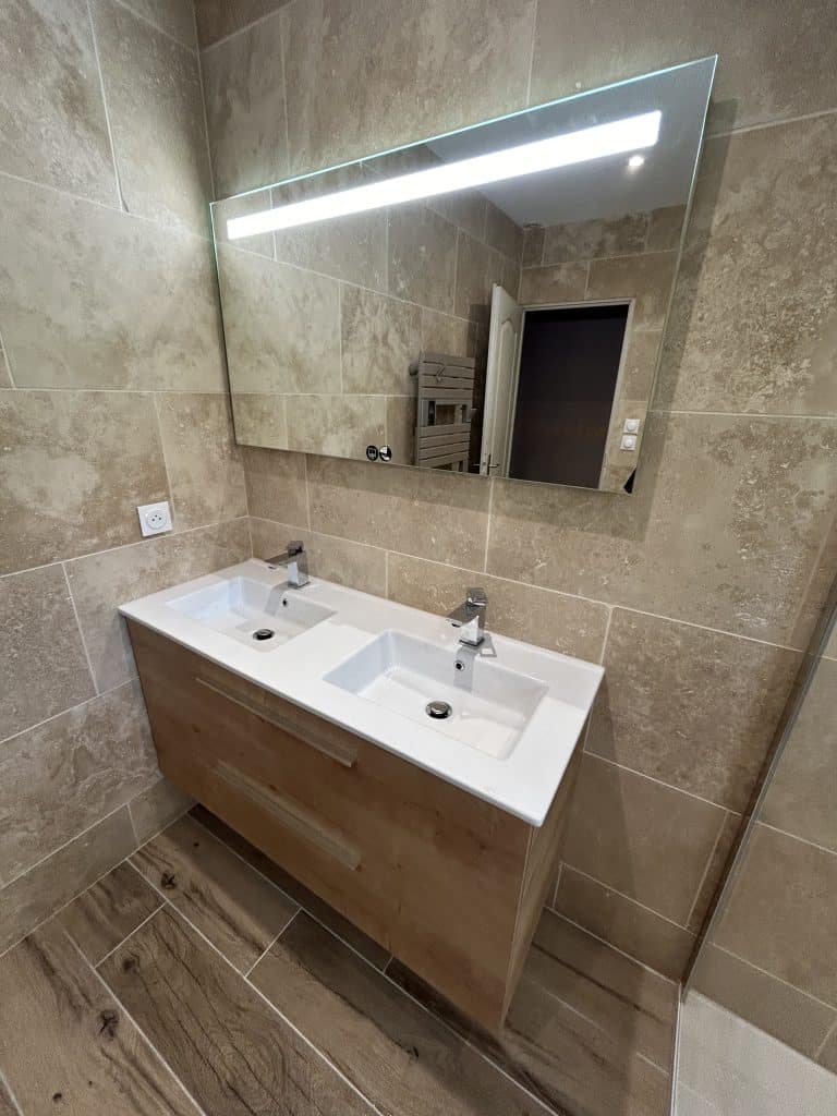 besoin de rénover votre salle de bain à boissise-le-roi ? faites confiance à des professionnels pour une salle de bain moderne, fonctionnelle et adaptée à vos envies. devis gratuit et conseils personnalisés.