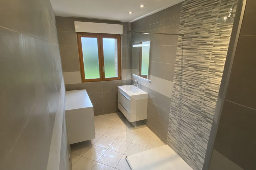 confiez la rénovation de votre salle de bain à augers-en-brie à des experts. conseils personnalisés, matériaux de qualité et résultat sur-mesure pour sublimer votre intérieur.