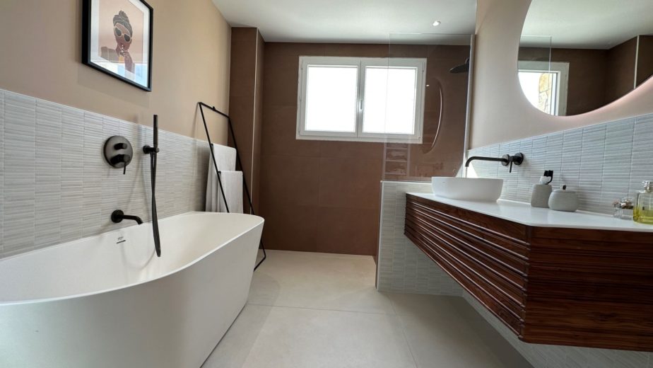 confiez la rénovation de votre salle de bain à bazoches à des experts. profitez d’un accompagnement personnalisé et d’un résultat à la hauteur de vos attentes pour transformer votre espace en un lieu moderne et fonctionnel.