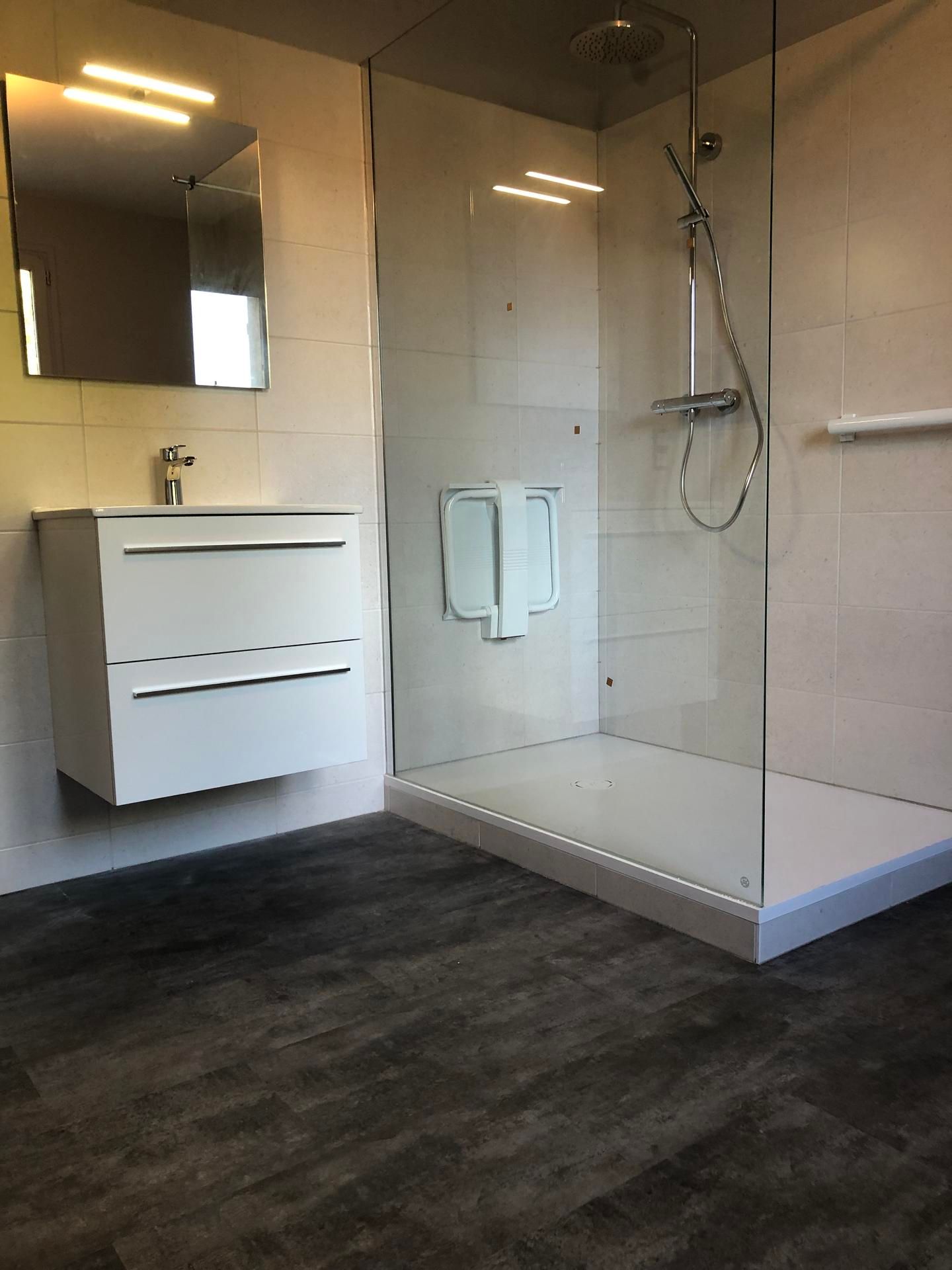 confiez la rénovation de votre salle de bain à beaumont à des experts. modernisation, aménagement sur mesure et conseils pour un espace fonctionnel et élégant. devis gratuit.