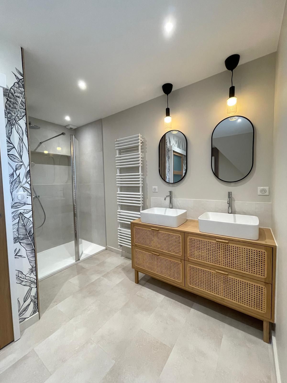 confiez la rénovation de votre salle de bain à belloy à des professionnels qualifiés. modernisez votre espace avec des solutions sur-mesure, des matériaux de qualité et un accompagnement personnalisé. demandez votre devis gratuit dès maintenant !