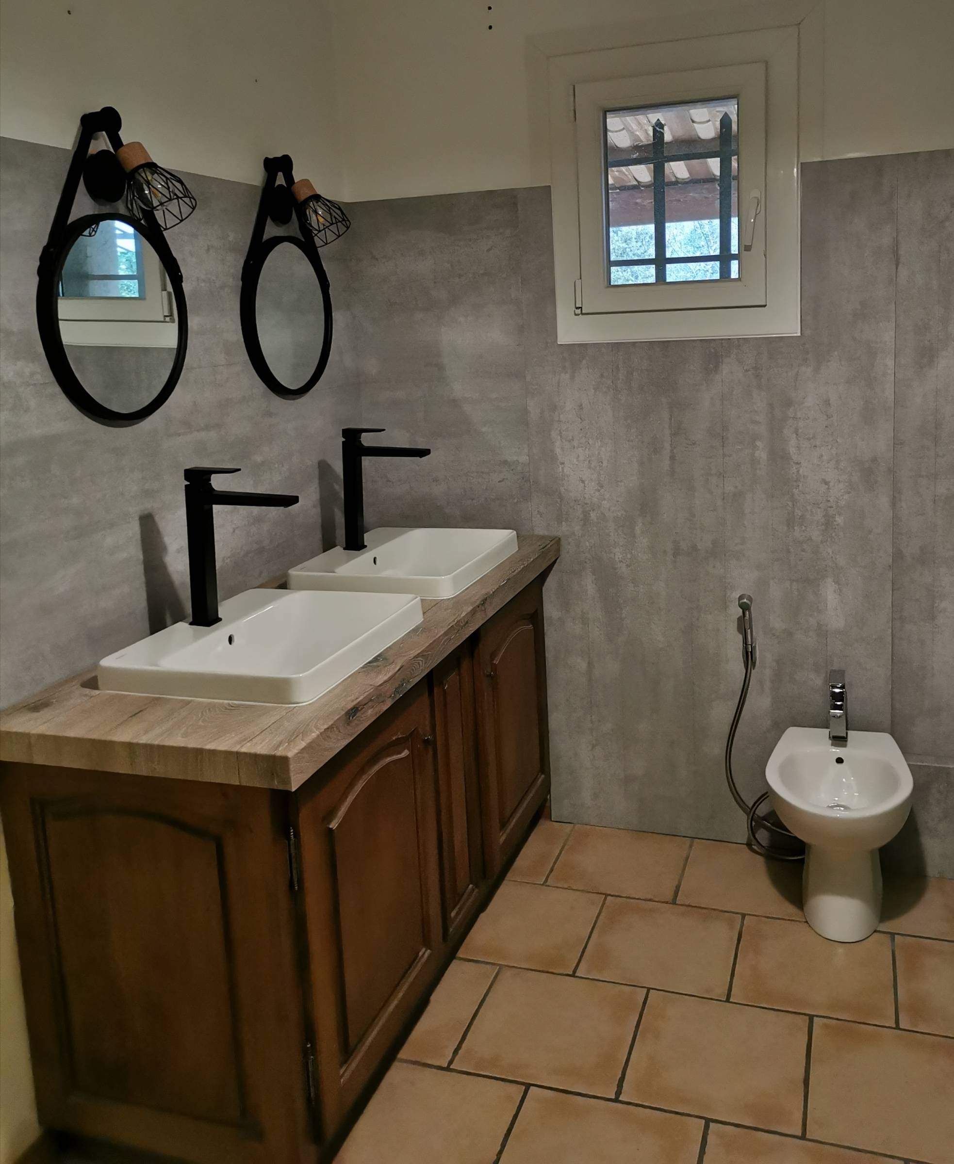 rénovez votre salle de bain à bernay-vilbert avec des professionnels qualifiés. conseils personnalisés, travaux sur mesure et matériaux de qualité pour un espace moderne et confortable. demandez votre devis gratuit dès maintenant !