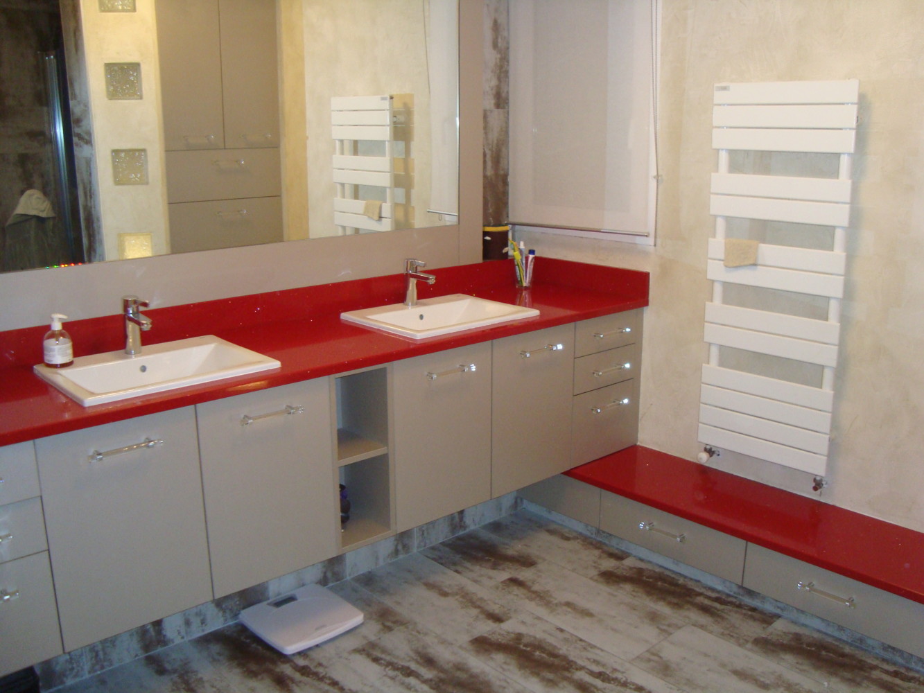 confiez la rénovation de votre salle de bain à boissy-l'aillerie à nos spécialistes pour un espace moderne, fonctionnel et sur-mesure. devis gratuit et conseils personnalisés.